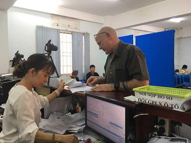 Thủ tục dành cho người nước ngoài thi bằng lái xe tại Việt Nam