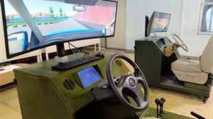 Cabin đào tạo lái xe giúp học viên nhận diện tình huống giao thông trên đường, nâng cao kỹ năng lái xe an toàn - Ảnh: Trần Duy